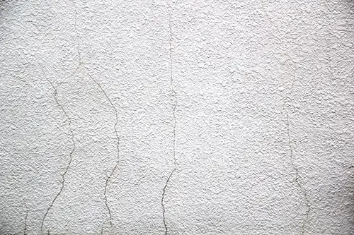 外壁のひび割れ（クラック）｜雨水浸入の原因