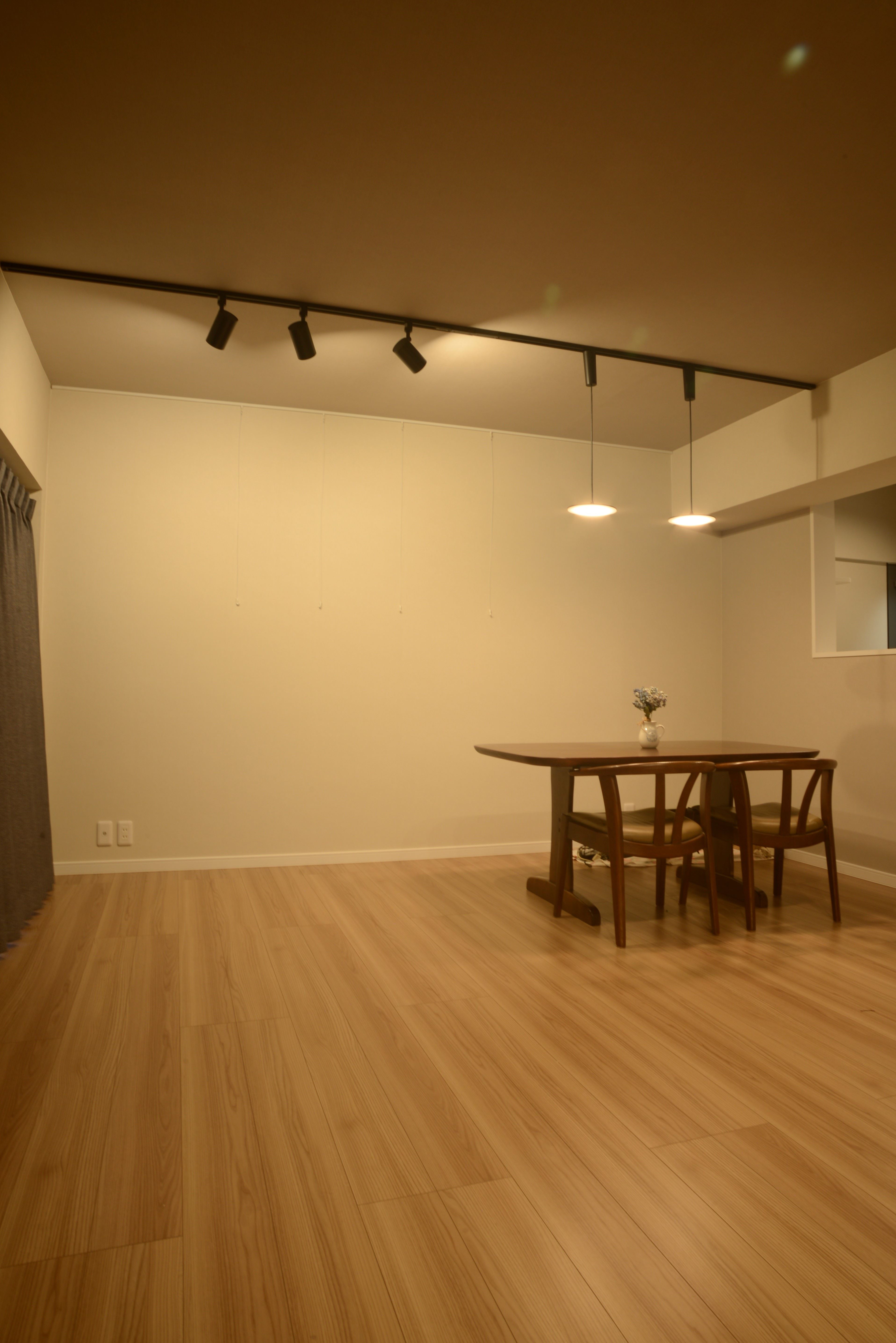 新潟市リフォームクローズアップ 大判エコカラット テレビボード 間接照明 照明ダクトレールスポット ペンダント 大規模リフォームならハーバーリフォームへ 新潟 新発田