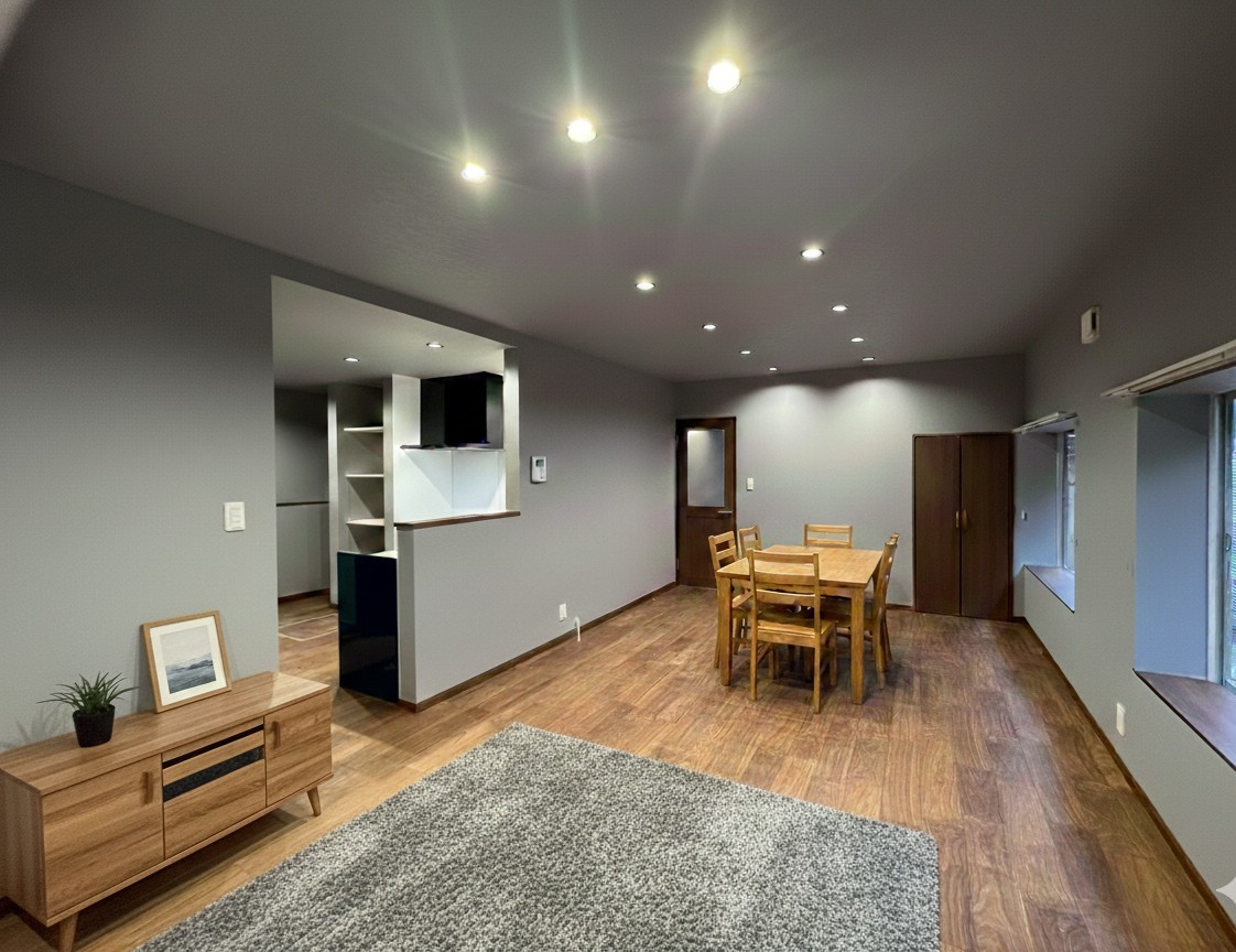 グレートーンで整えた、落ち着きのある大人の住空間